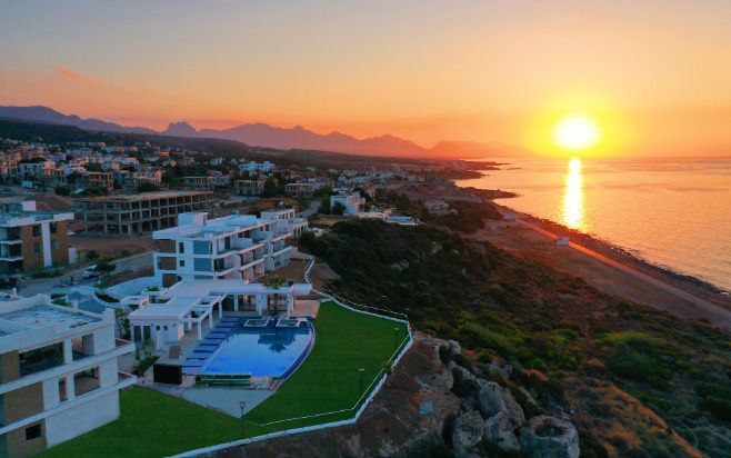 Sunset view over Caesar Cliff